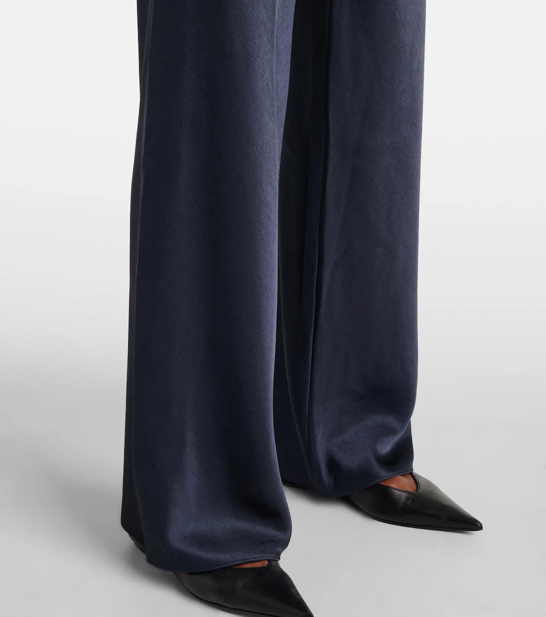 Vince - Fluid satin straight pants