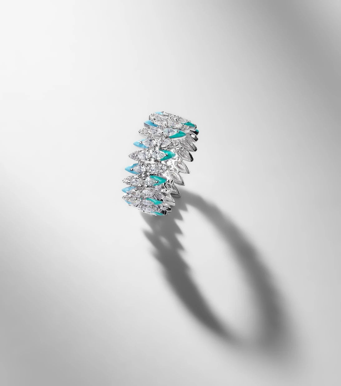 Kamyen - 18kt white gold ring with diamonds