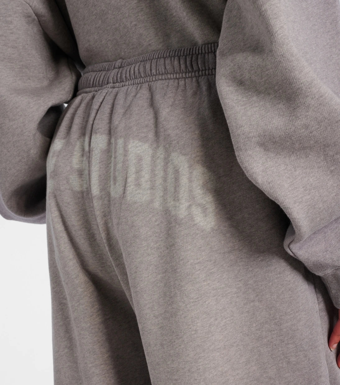 Acne Studios - بنطلون رياضي Felin من القطن الفليس بشعار العلامة