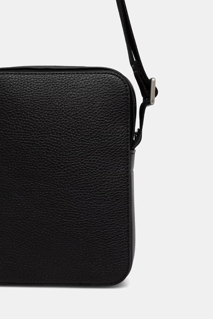 Tommy Hilfiger erkek suni deri omuz çantası
