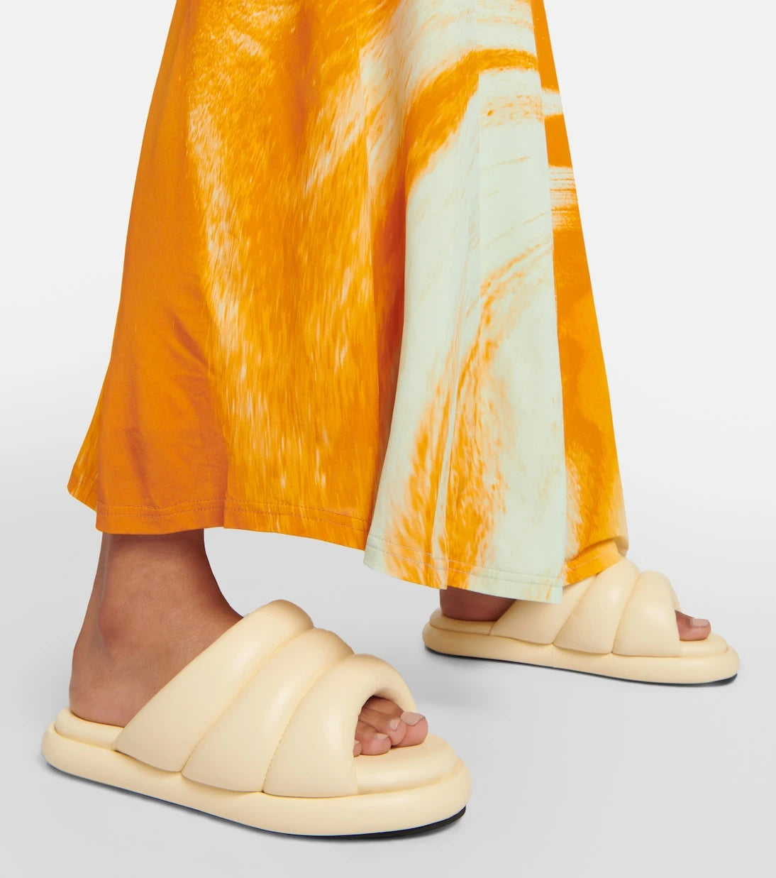 Proenza Schouler - صنادل جلدية مبطنة بتصميم Arc