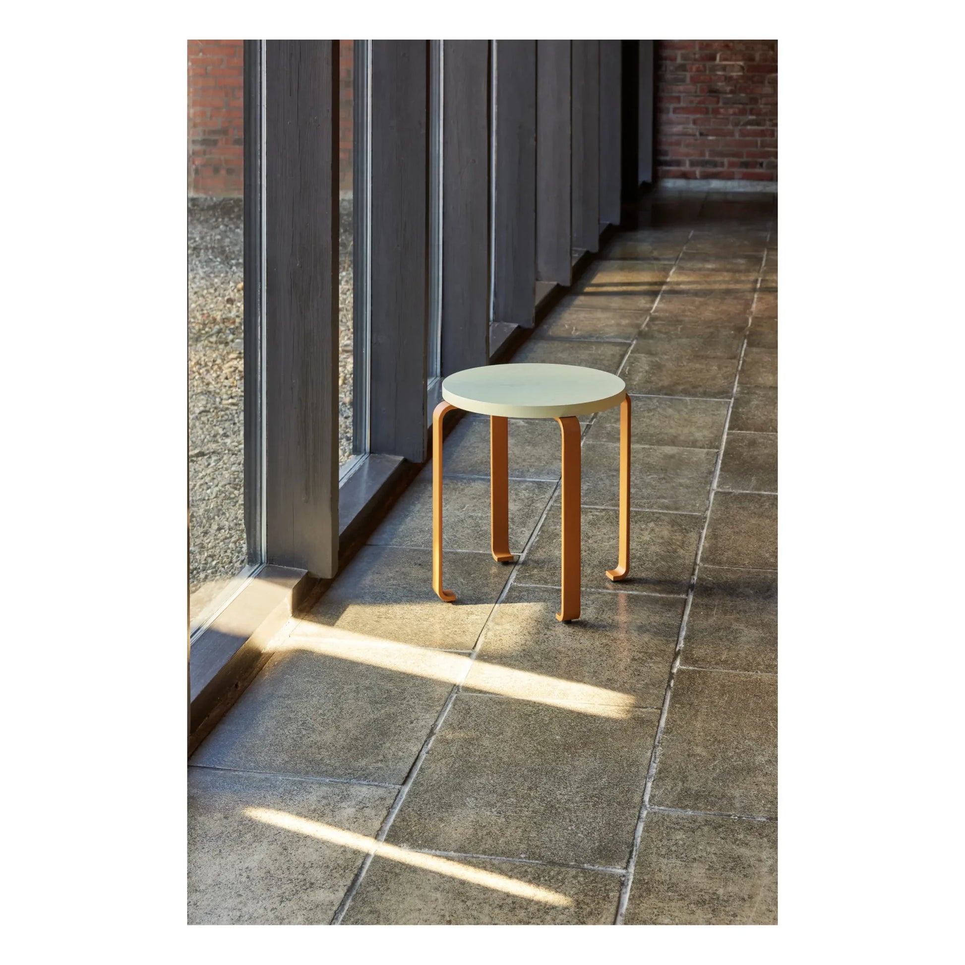 Hübsch - Smile Stool | Orange Rouille