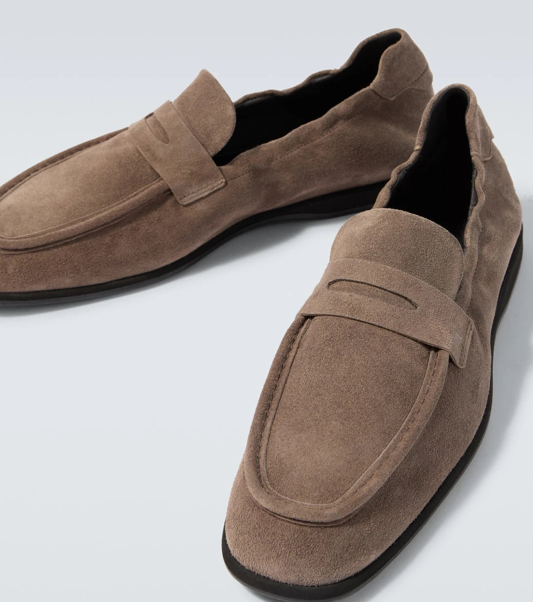 Brioni - حذاء لوفر من جلد الشمواه بنمط بيني