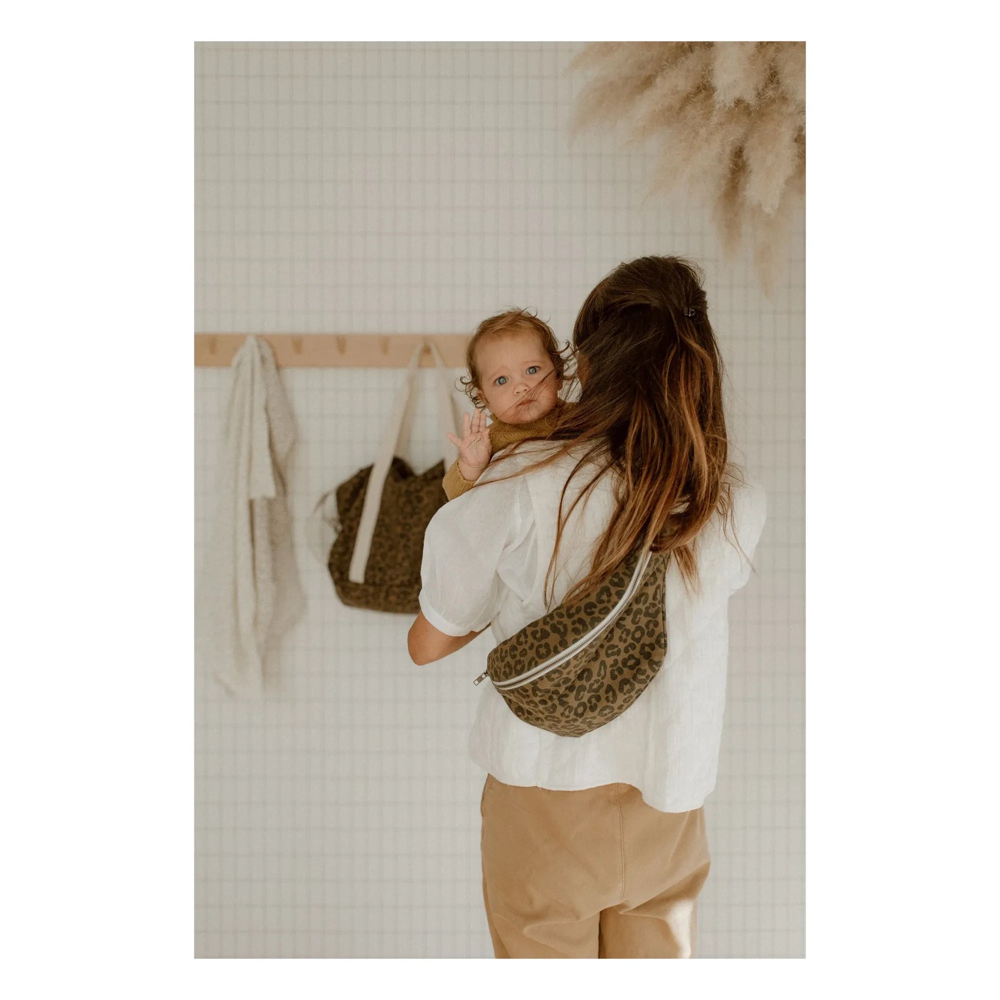 Rose in April - Graou fanny pack | Olive