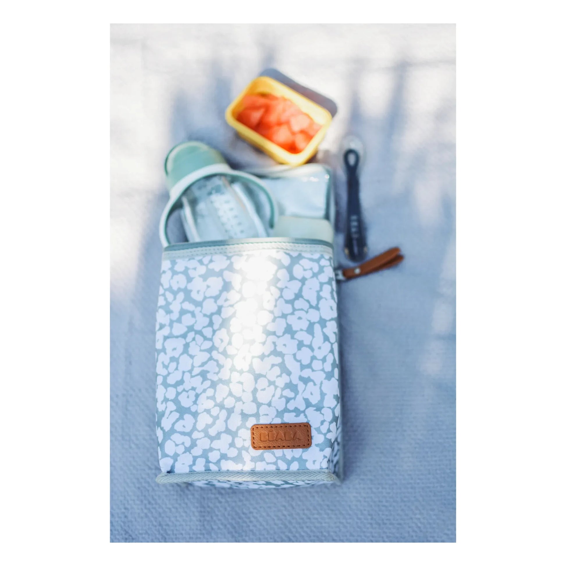 Béaba - Cherry Blossom isothermal lunch pouch | Grey