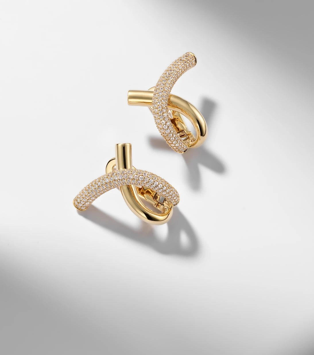 Engelbert - 18kt gold earrings with diamonds