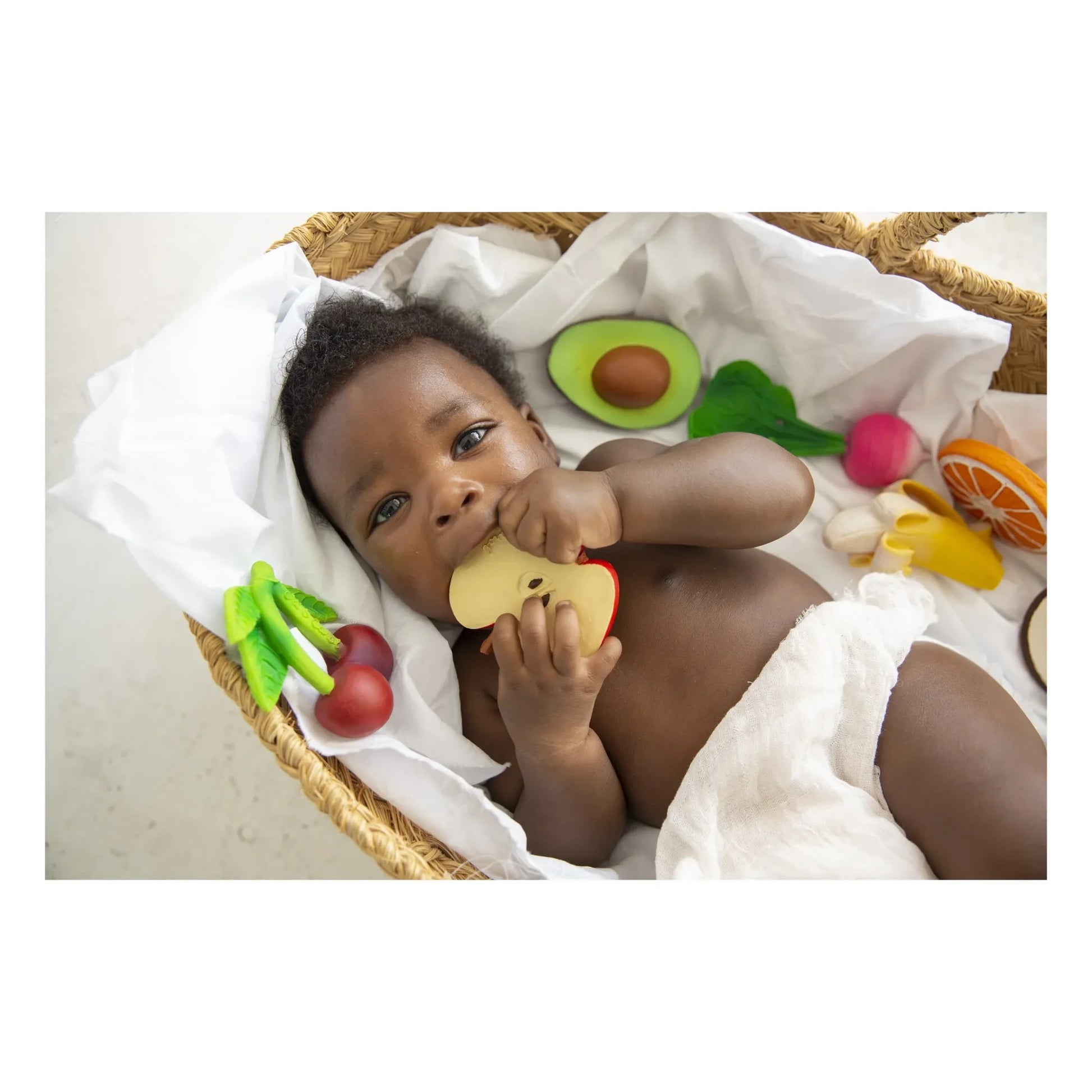 Oli & Carol - Pepita the Apple Teething Ring | Yellow