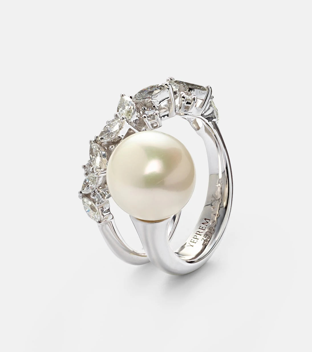 Yeprem - Pearlescent 18kt white gold ring with diamonds and pearl