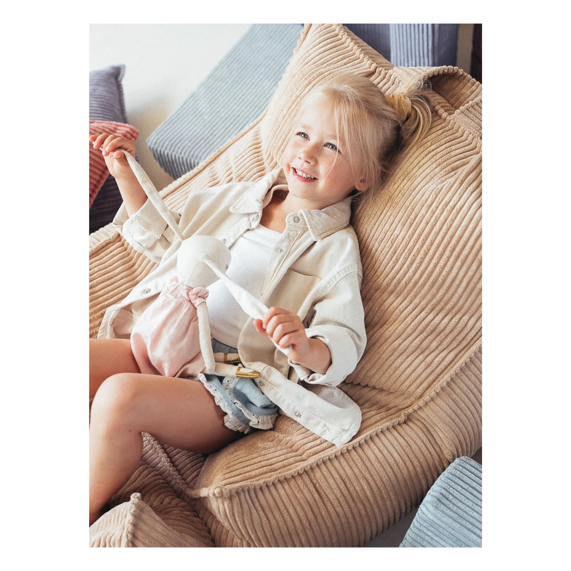 Wigiwama - Corduroy armchair | Light brown