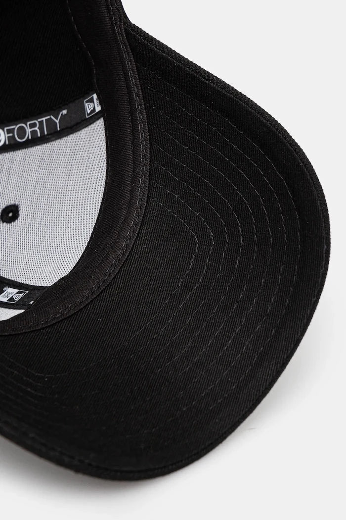 New Era OUTLINE 9FORTY® Pamuklu Şapka