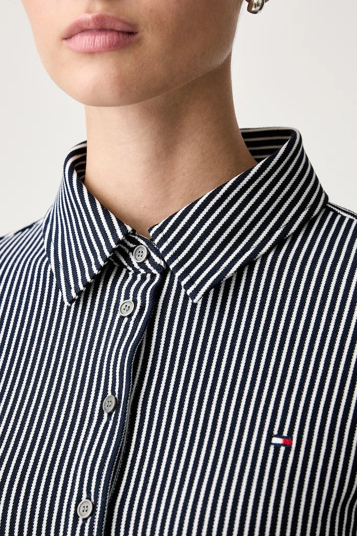Tommy Hilfiger pamuk ve elastanlı kadın gömleği