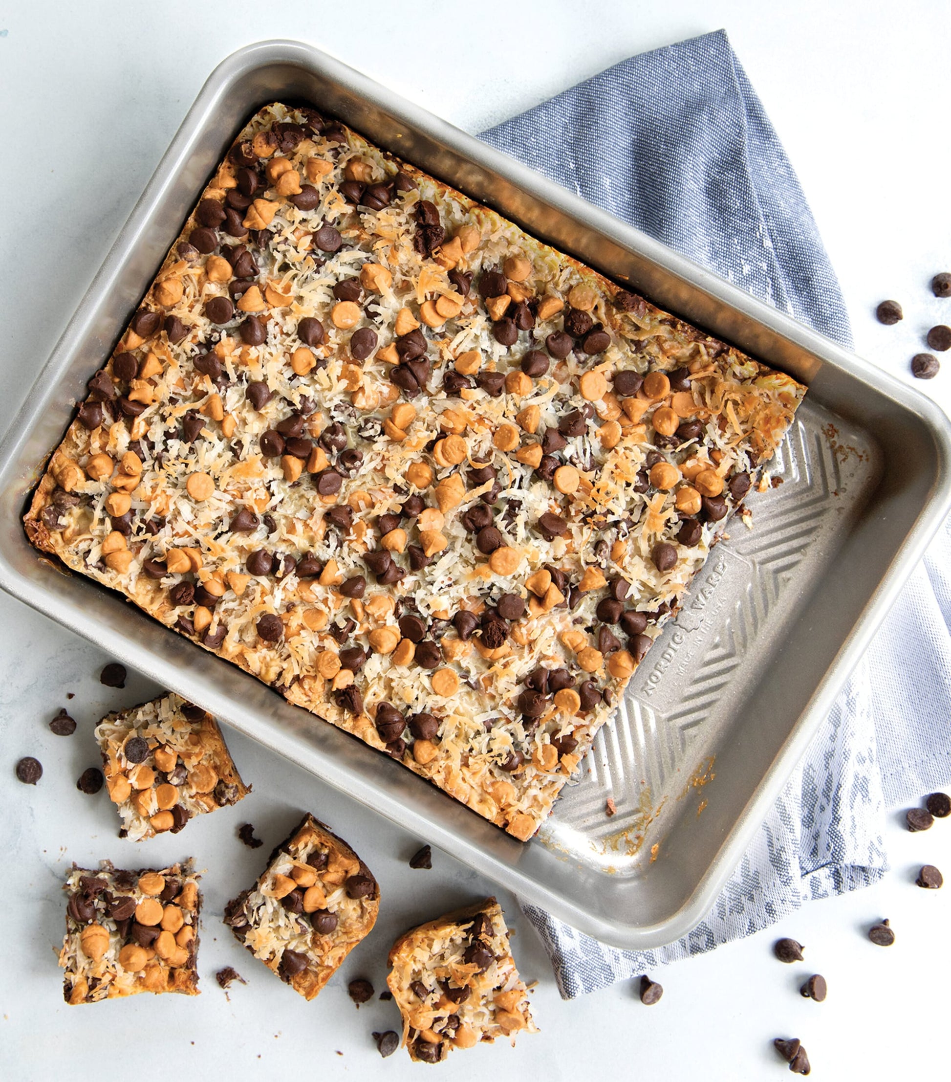 Nordic Ware Aluminium Prism Baking Pan (24cm x 33cm)