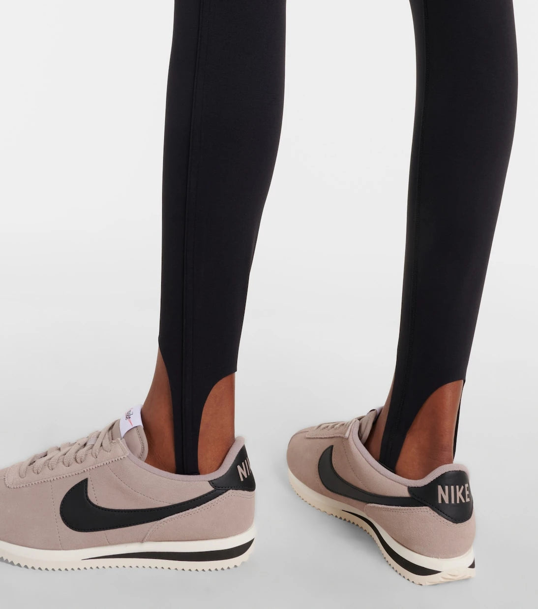 Nike - أحذية كورتيز الرياضية من الشمواه