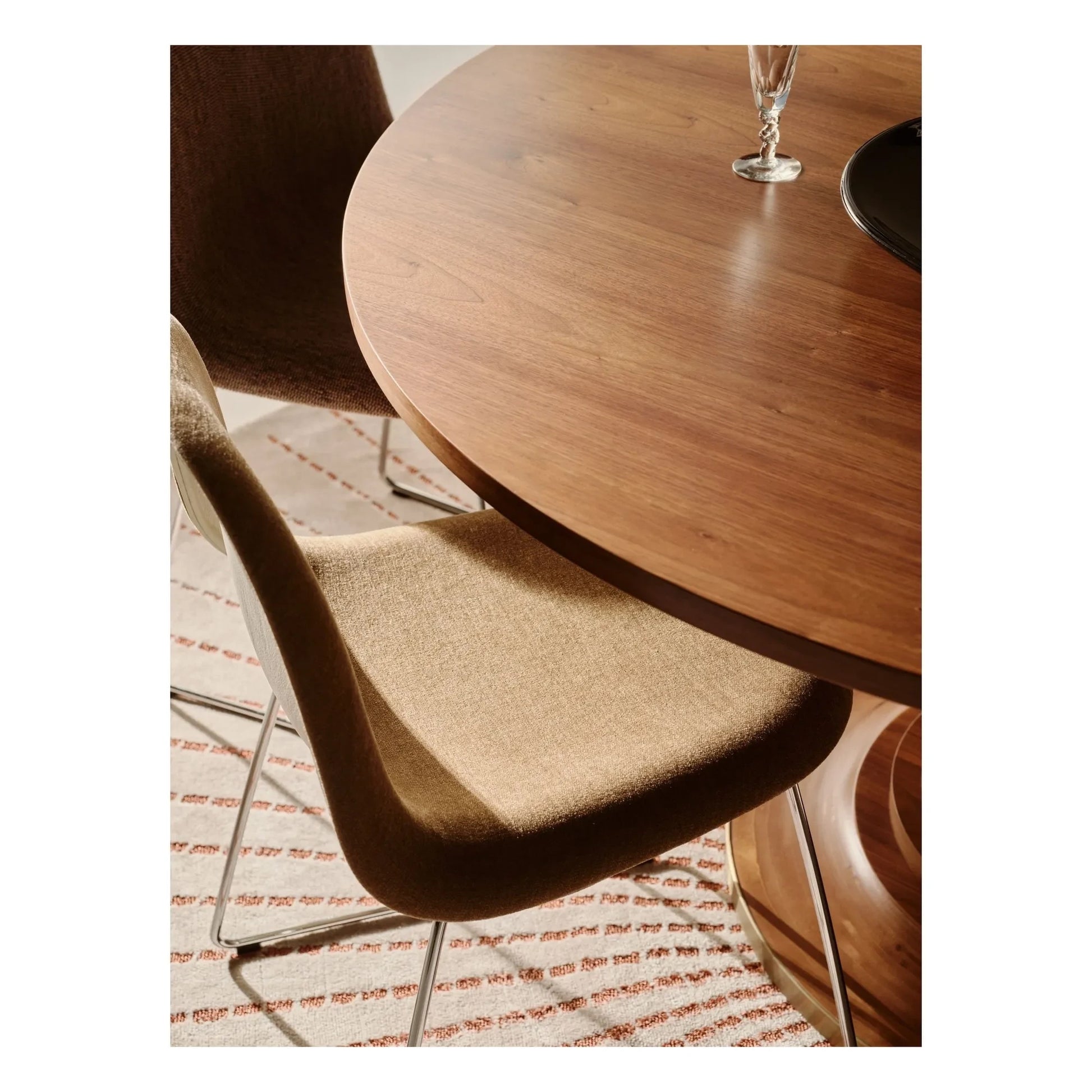Gubi - Tavolo a Dischi dining table, Carlo de Carli