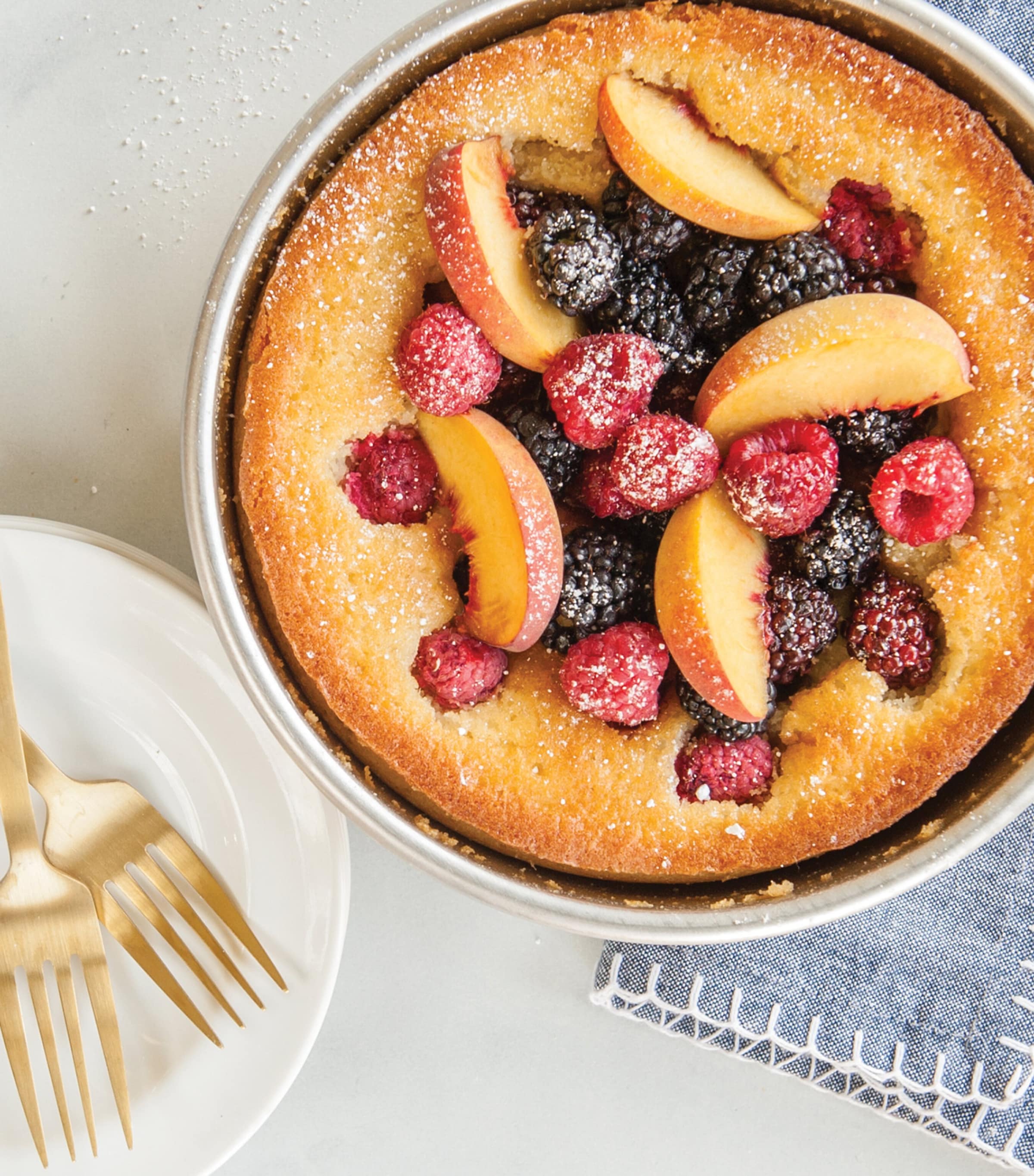 Nordic Ware Aluminium Naturals Round Cake Tin (22cm)