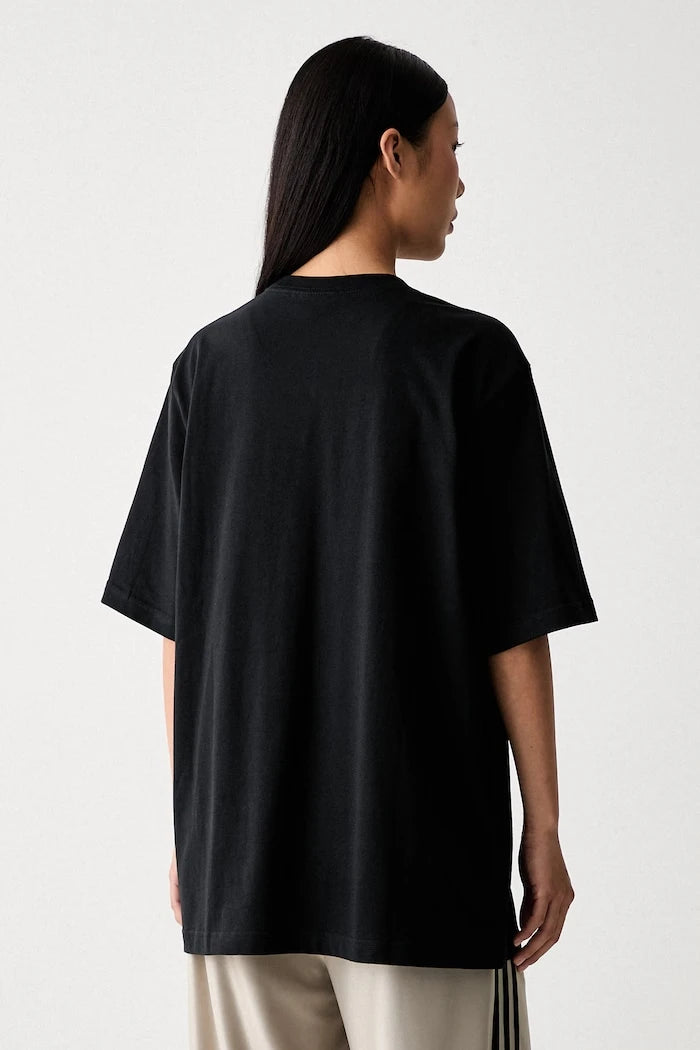 adidas Originals Essentials pamuklu kadın tişört
