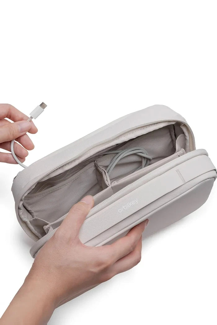 2'si 1 arada seyahat organizatörü Orbitkey Tech Pouch x KonMari 23 x 14 x 8 cm