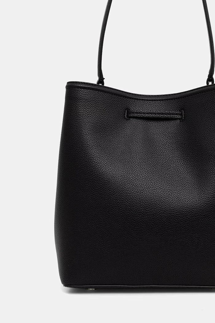 BOSS чанта дамска от имитация на кожа Anett Drawstring