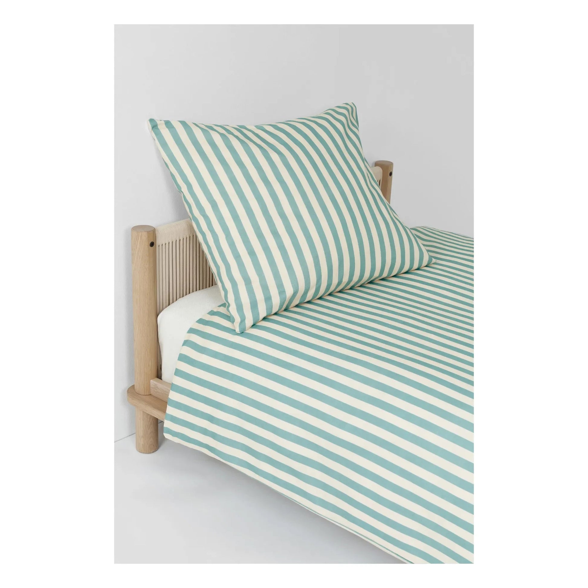 Nobodinoz - Sheldon Stripes pillowcase | Turquoise