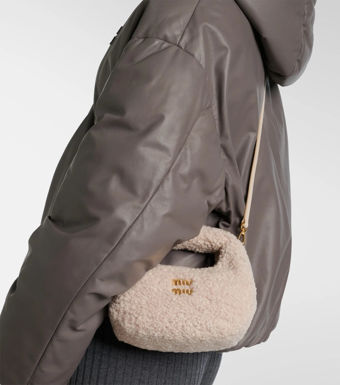 Miu Miu - Wander Mini shearling shoulder bag