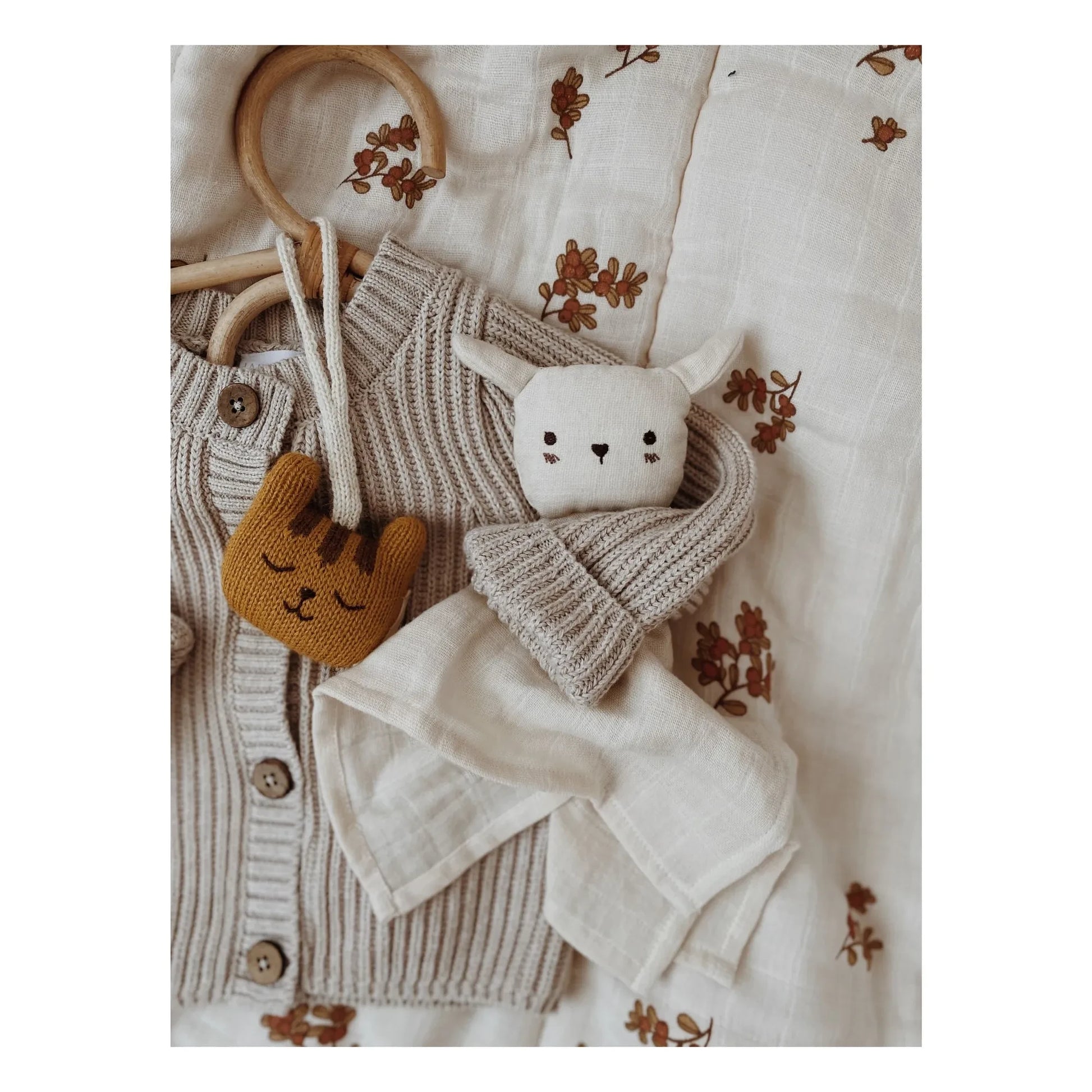 Main Sauvage - Tiger Hanging Toy | Ochre