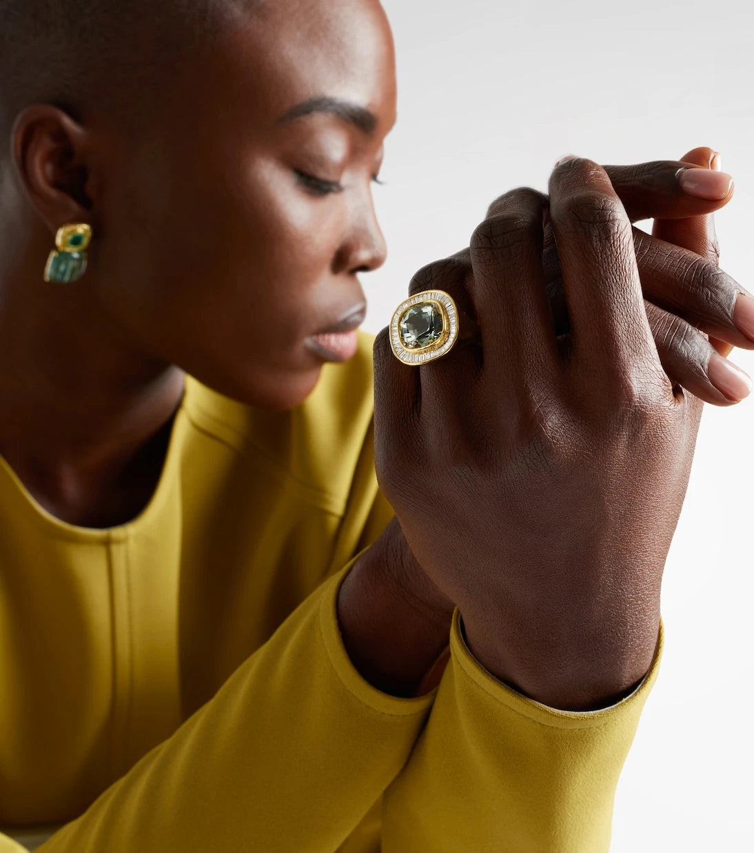 Octavia Elizabeth - Chroma 18kt gold ring with diamonds and beryl