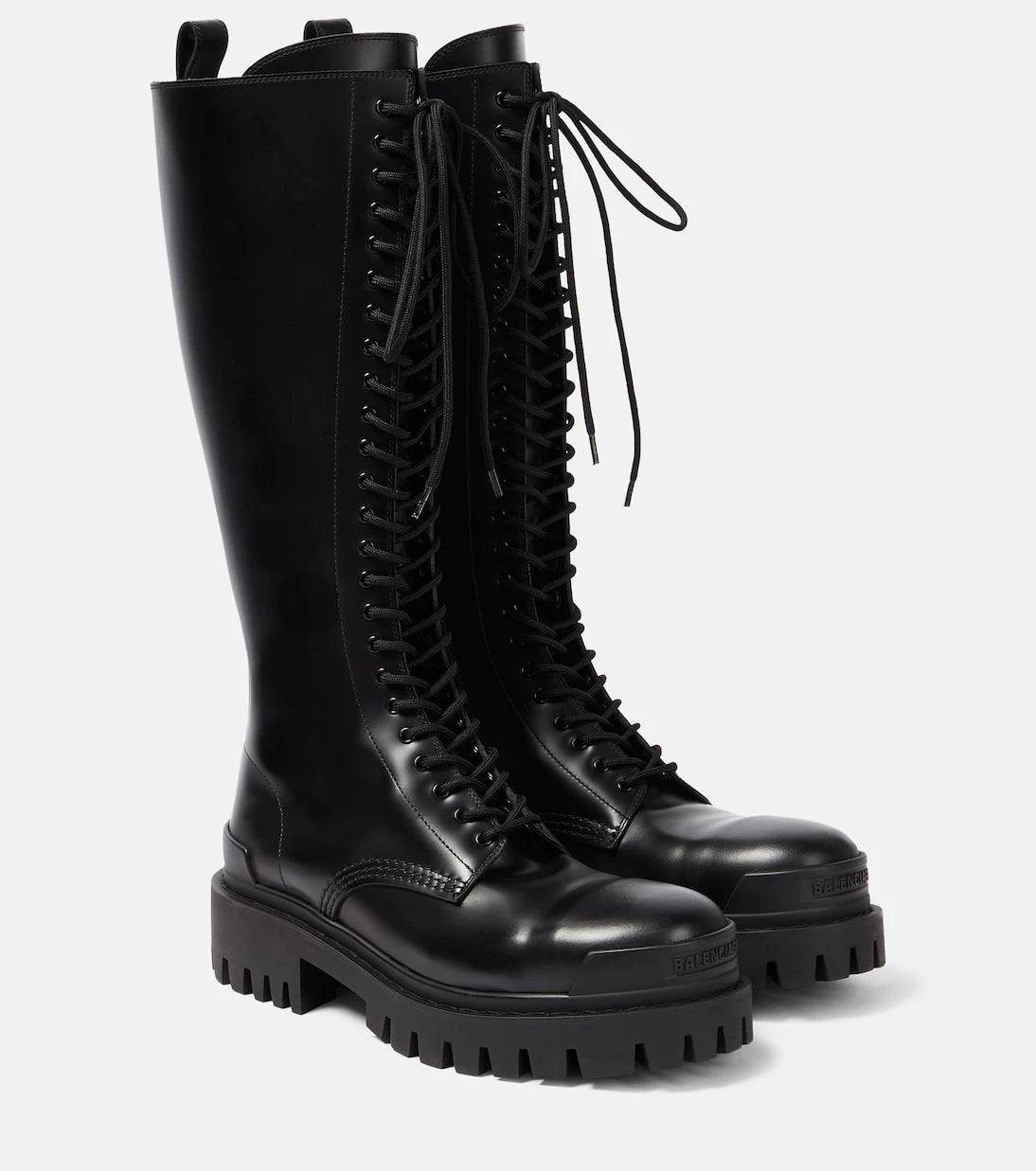 Balenciaga - حذاء سترايك الجلدي برباط