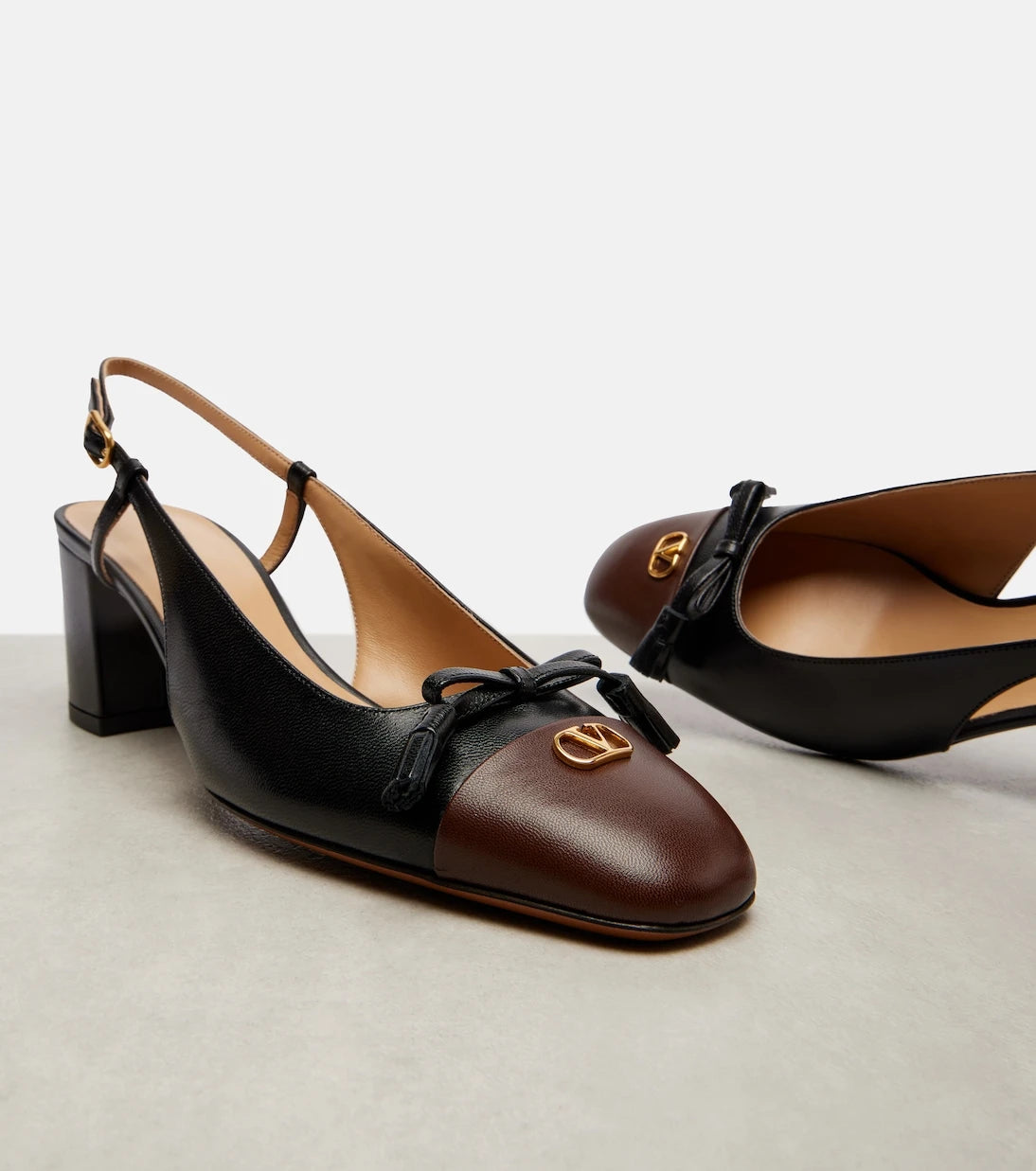 Valentino Garavani - Valet Du Roi 60 leather slingback pumps