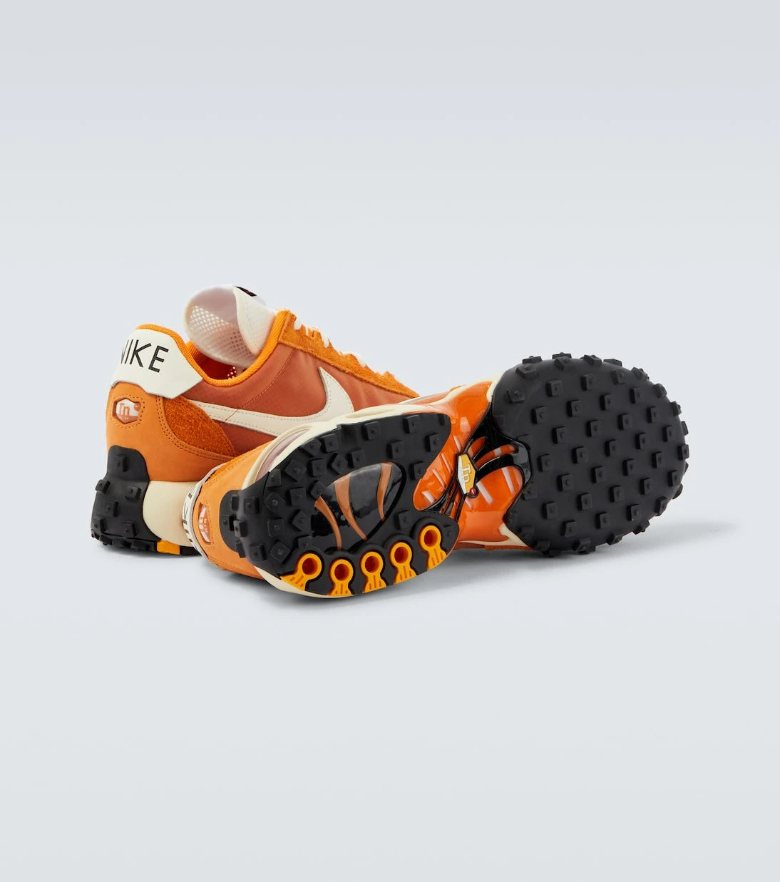 Nike - حذاء سنيكرز Air Max Waffle بحواف من الشمواه