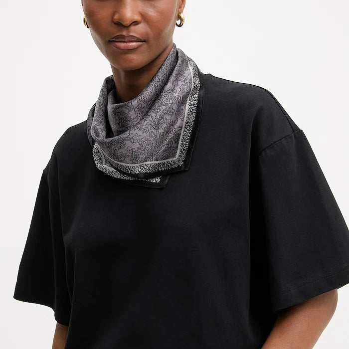 Копринено шалче Answear.LAB from the Unscripted collection