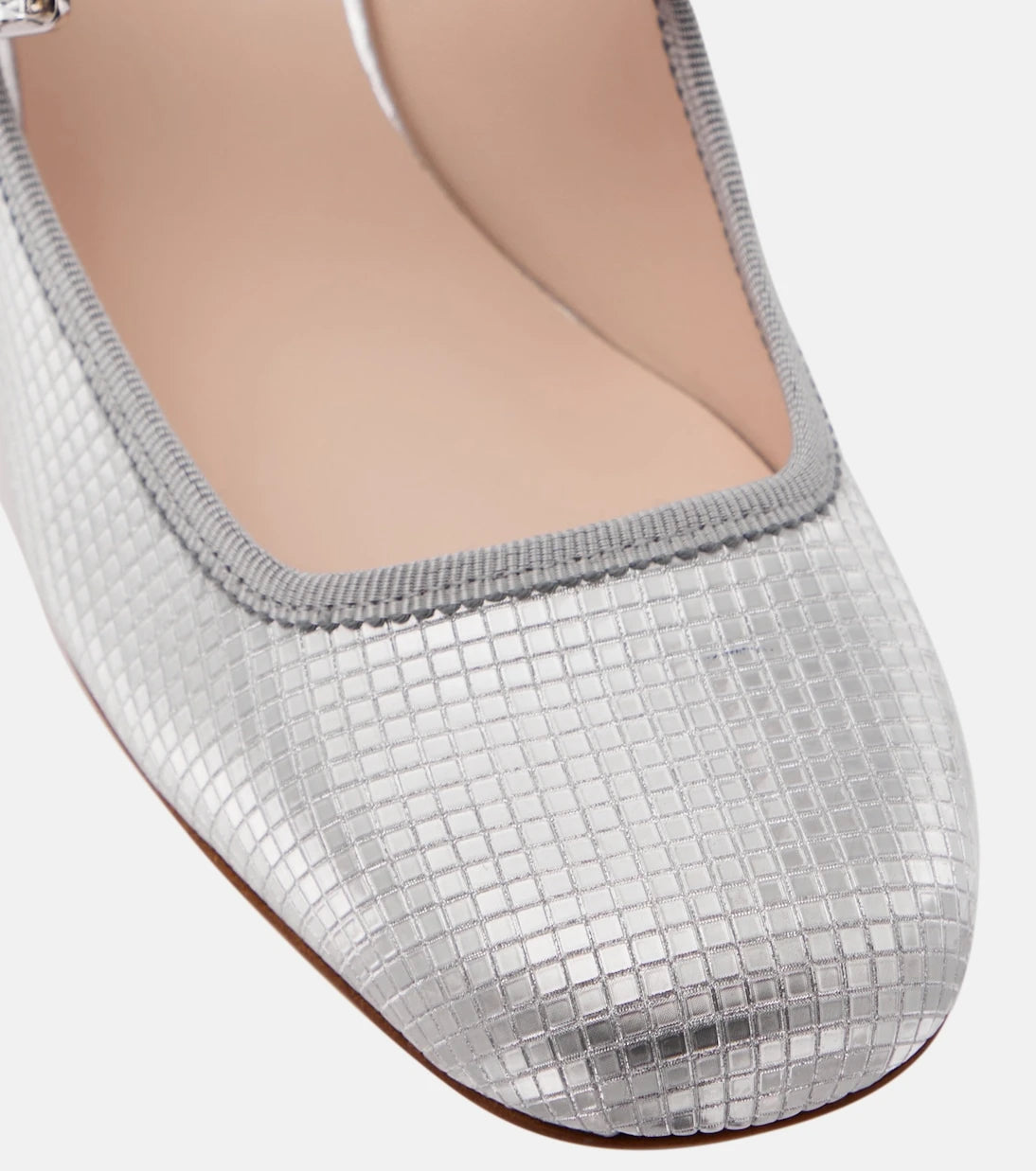 Roger Vivier - Trés Vivier embellished pumps