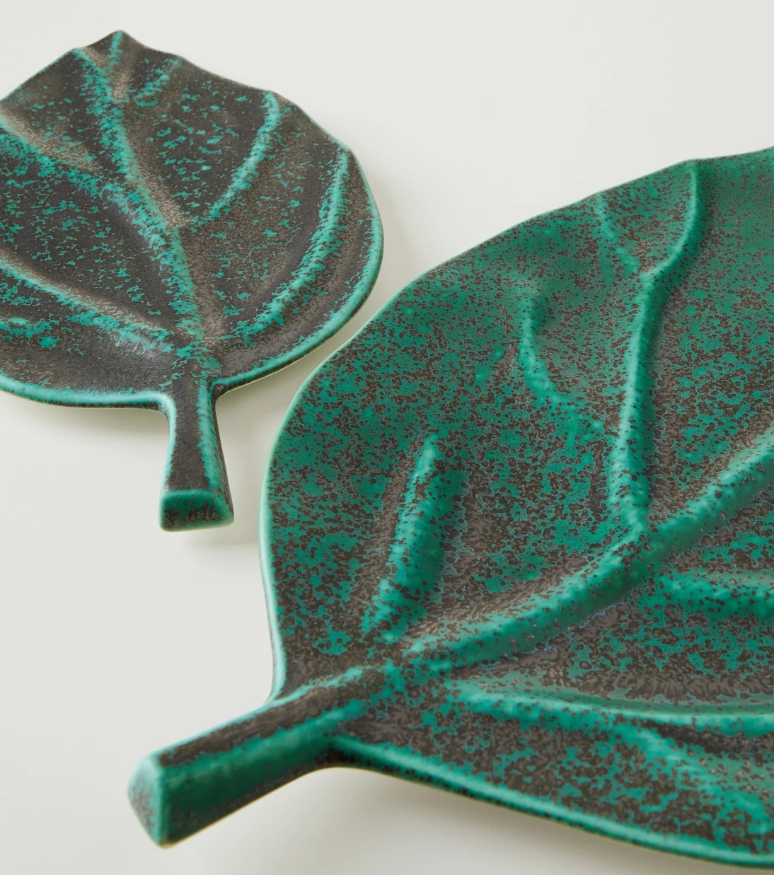 L'Objet - طبق سيراميك Cenote Leaf