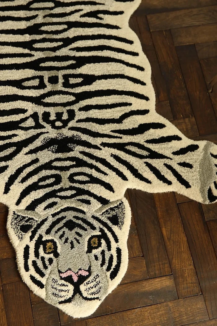 Вълнен килим Doing Goods Snowy Tiger 150 x 90 x 2 cm