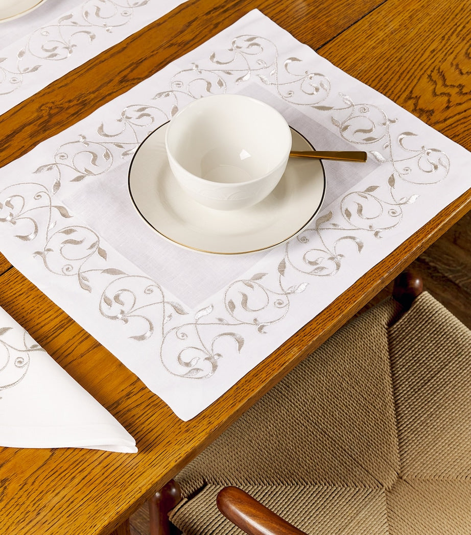 Dea Linen Embroidered Scroll Placemat (35cm x 50cm)