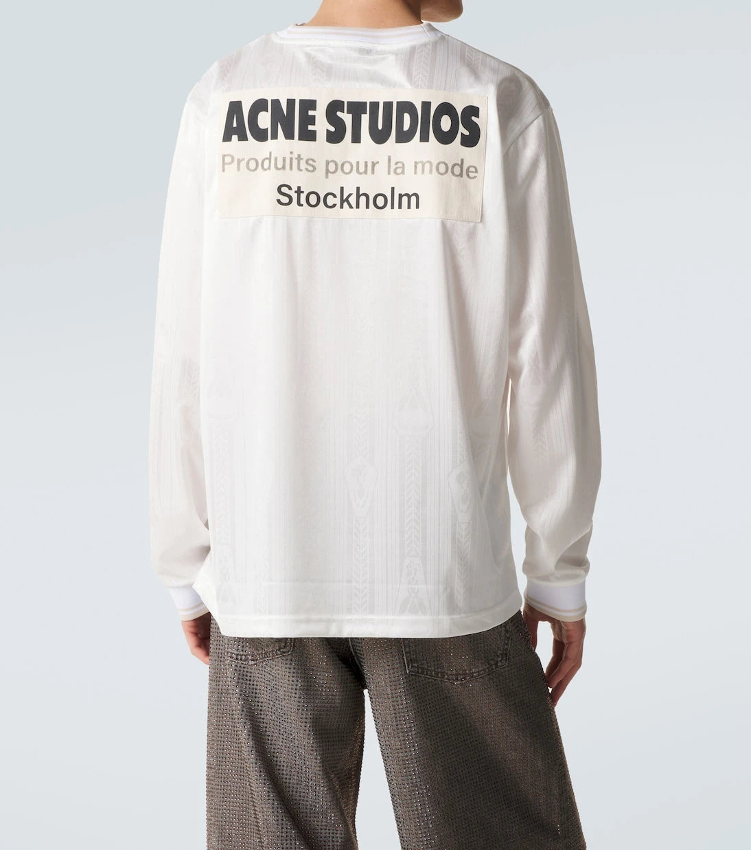 Acne Studios - تيشيرت مخطط بشعار العلامة