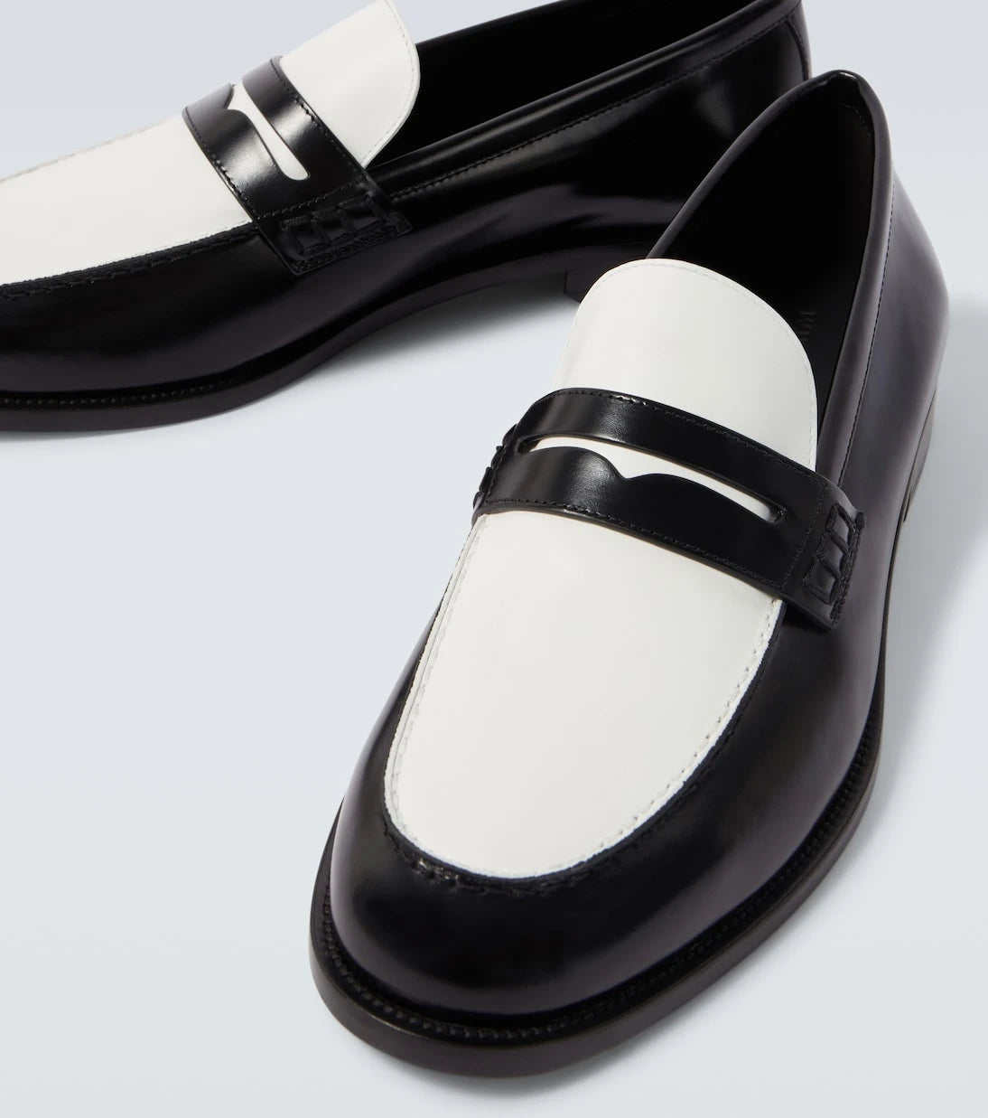 Manolo Blahnik - حذاء لوفر "بيري" من الجلد