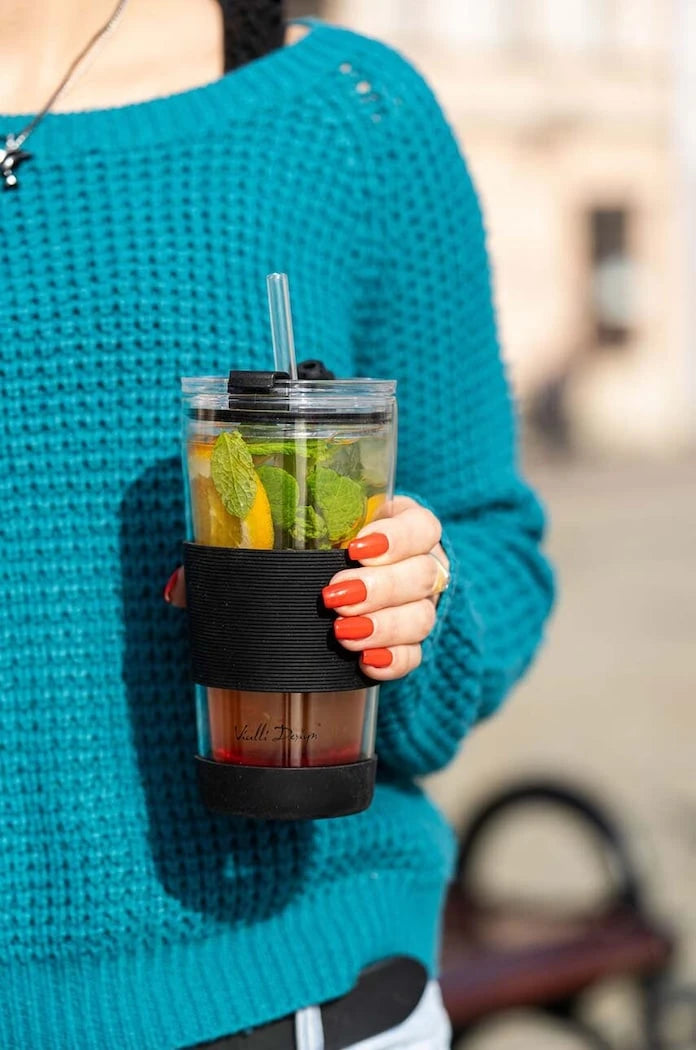 Термочаша със сламка Vialli Design Fuori 600 ml