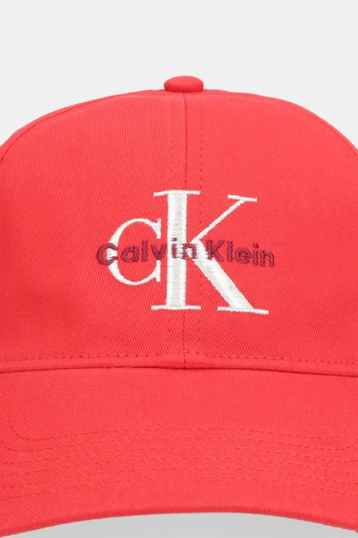 Calvin Klein şapka siperlikli kadın pamuklu