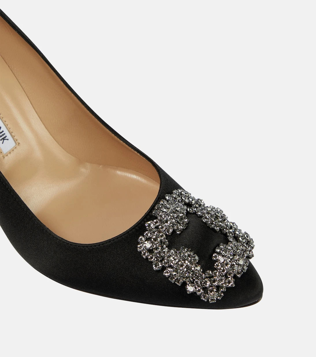 Manolo Blahnik - حذاء Hangisi 90 بكعب عالٍ من الساتان مزين بحلي
