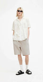 Къс панталон с лен AllSaints HANBURY