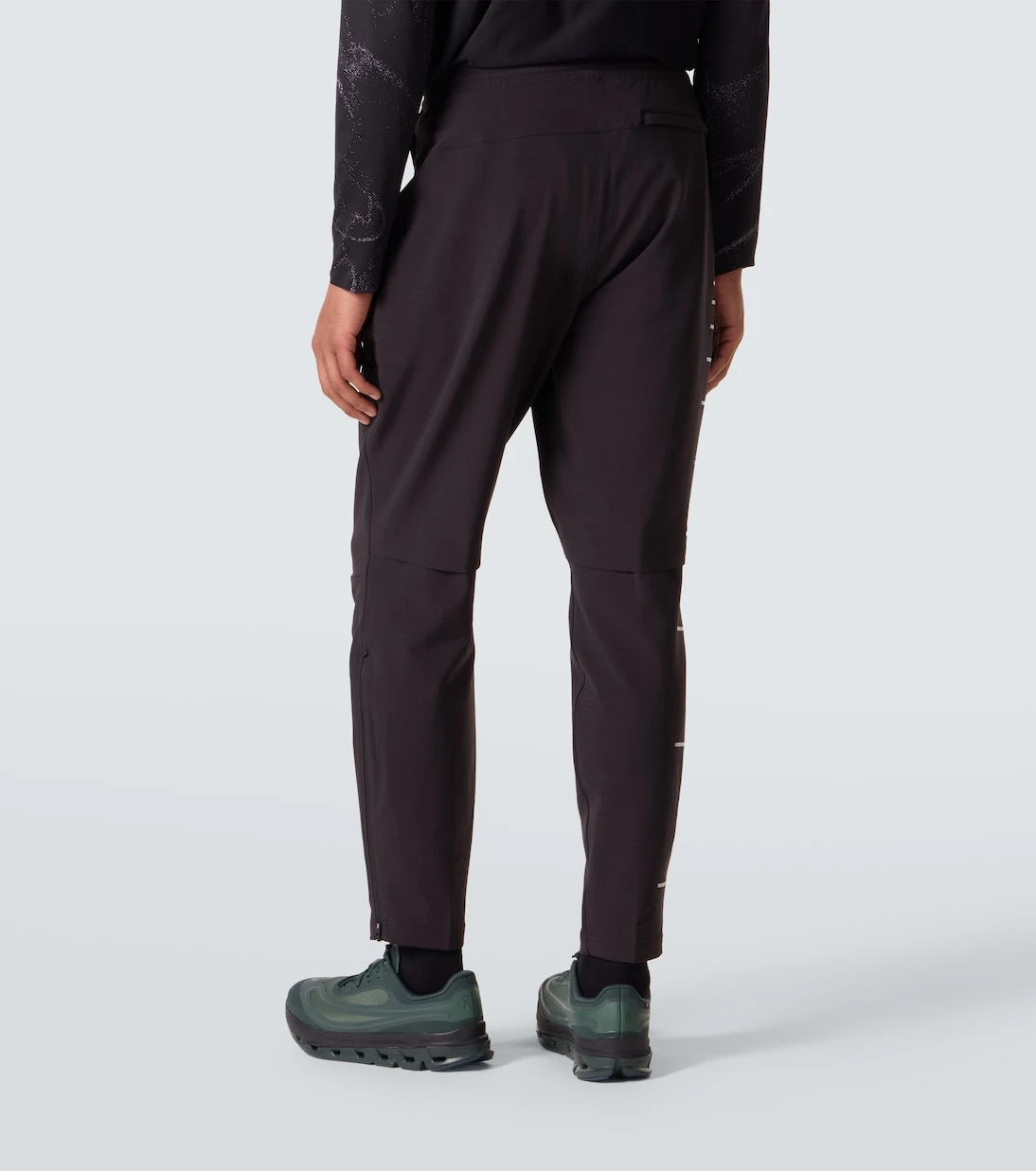 On - Weather track pants