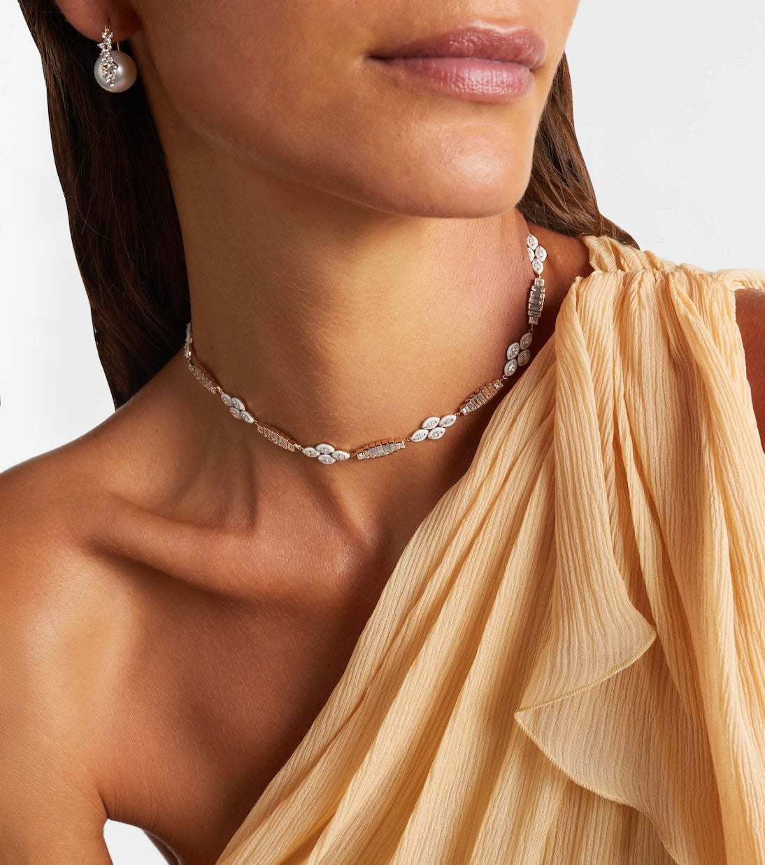 Kamyen - 18kt gold choker with diamonds