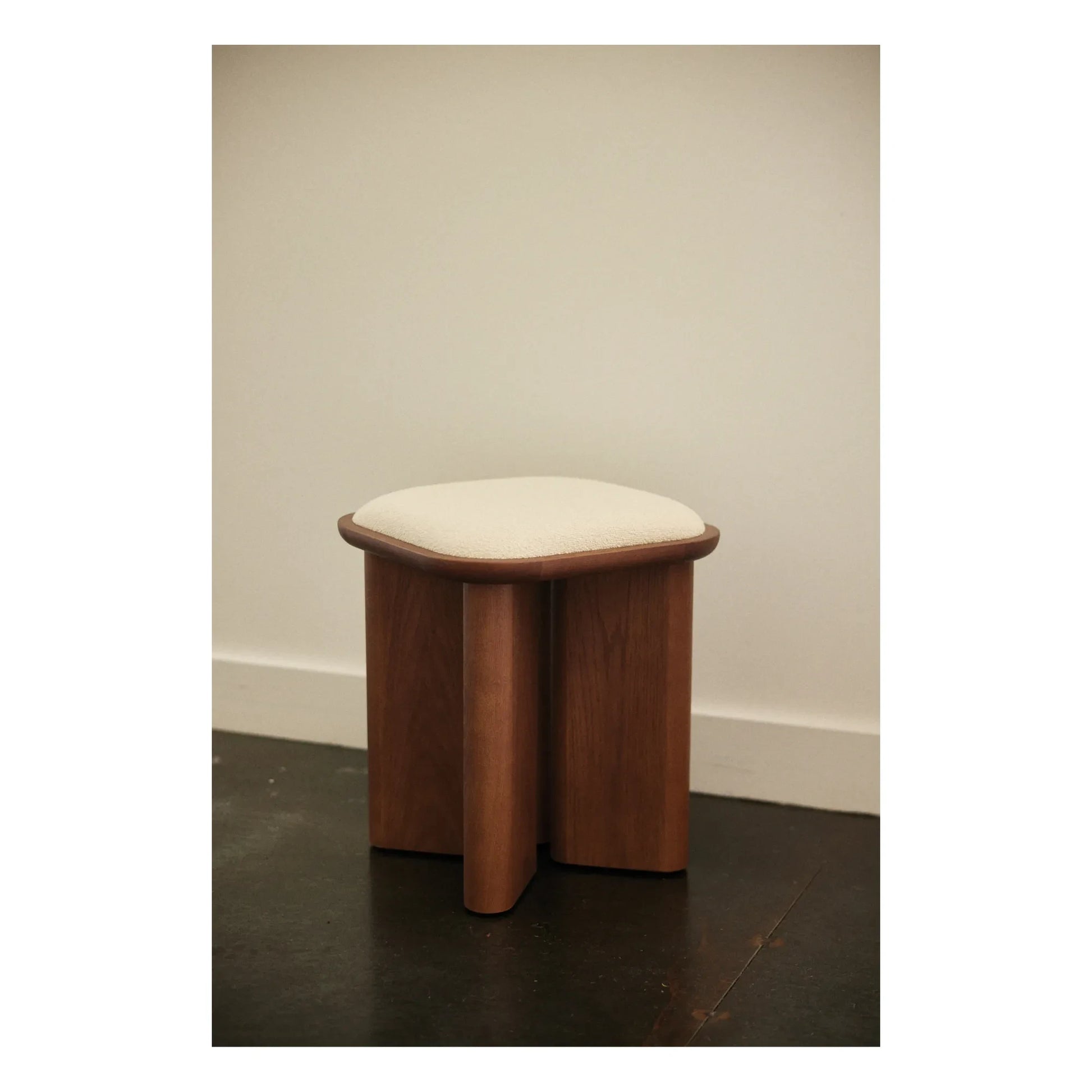 Gabrielle Paris - Lazarus pouffe  | Walnut