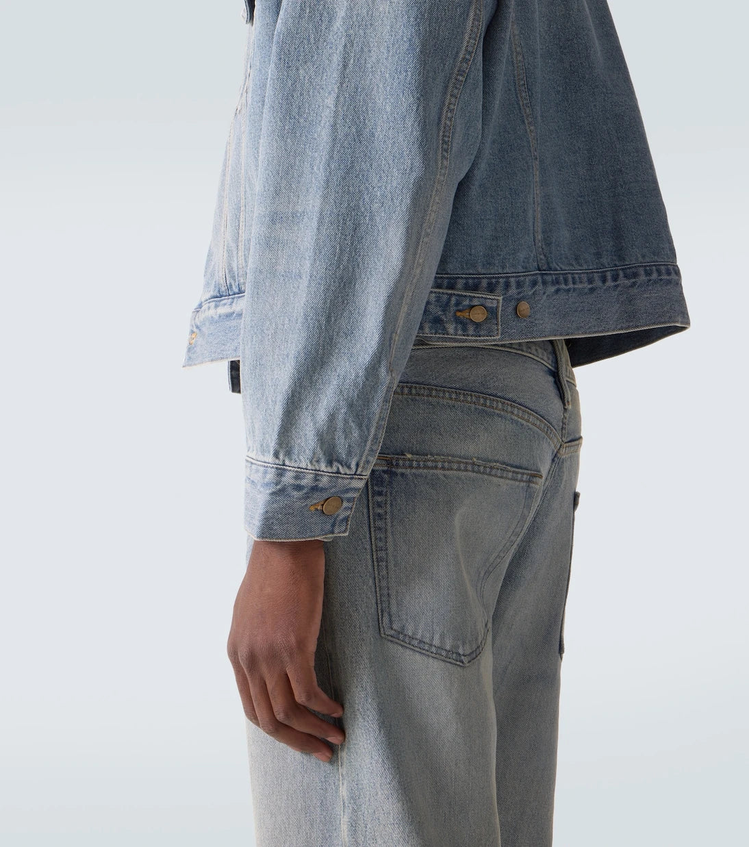 Fear of God - جاكيت دنيم قصير بتصميم الشاحنات