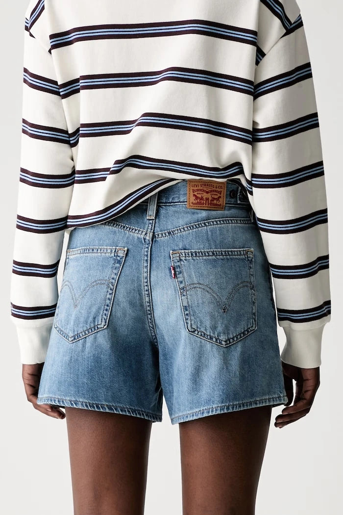 Levi's kadın denim kısa şort CINCH MID-THIGH