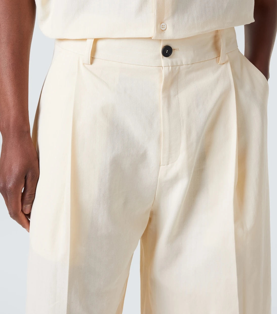 Studio Nicholson - Fowld cotton and linen Bermuda shorts