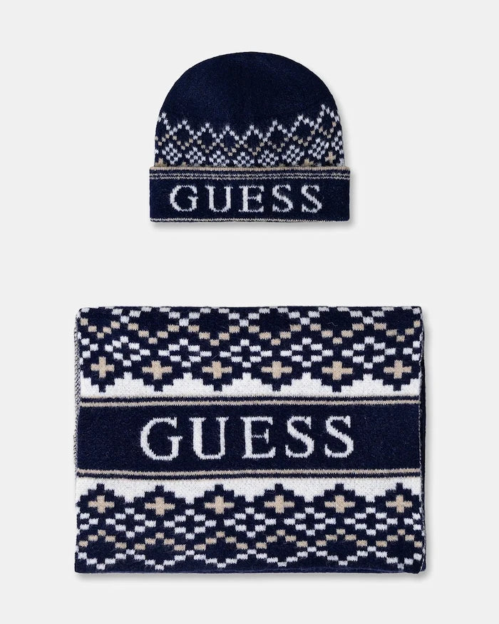 Yünlü şapka ve atkı Guess
