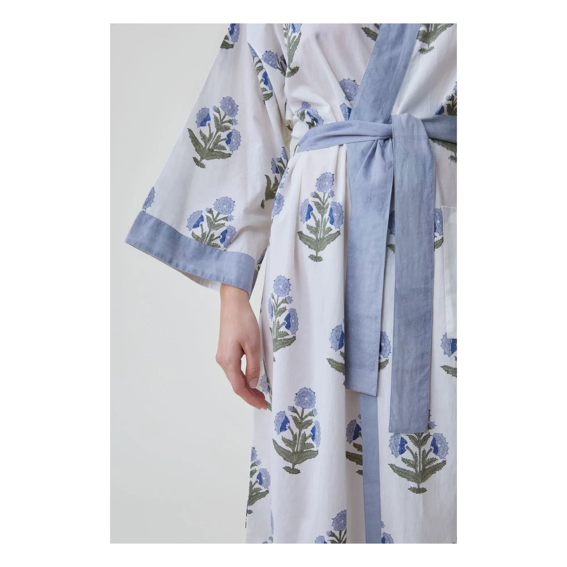 Scarlette Ateliers - Clark Poppy Print Kimono | White