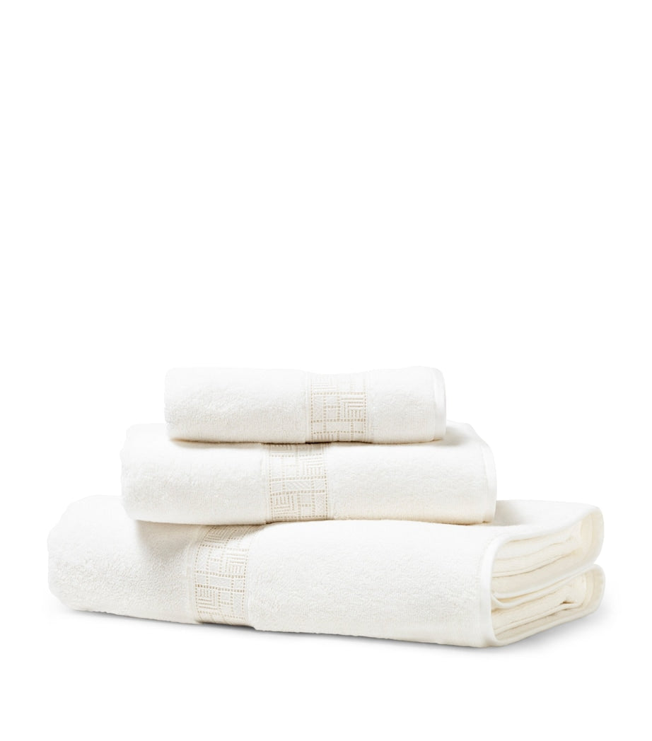 Maze Lace Bath Sheet