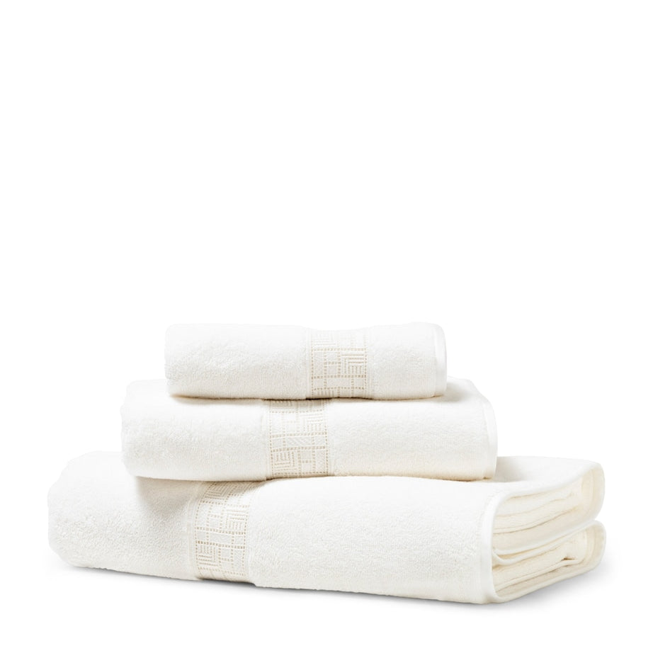 Maze Lace Bath Sheet